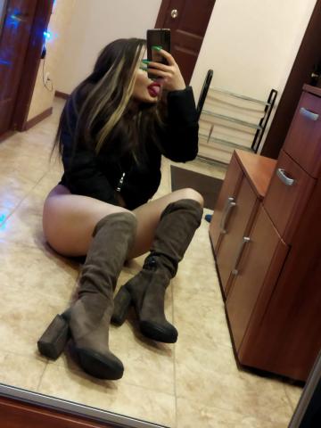 Эсфирь Высокая Брюнетка фото 9